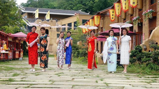 旗袍真的不是国服！一个字、三张图，让你看懂旗袍的前世今生