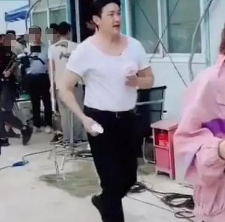 12�건���������ع⣬�ݵ�Ƥ����ͷ�����ǣ��ְ�½��ȴ�����ϲ���