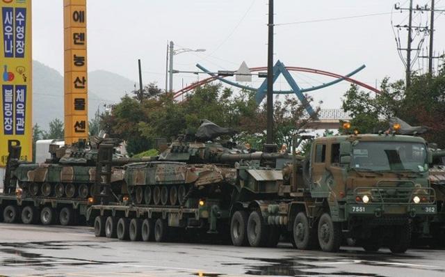 美国军队中的T-72、T-80、米格-29、S-300、歼-7战机