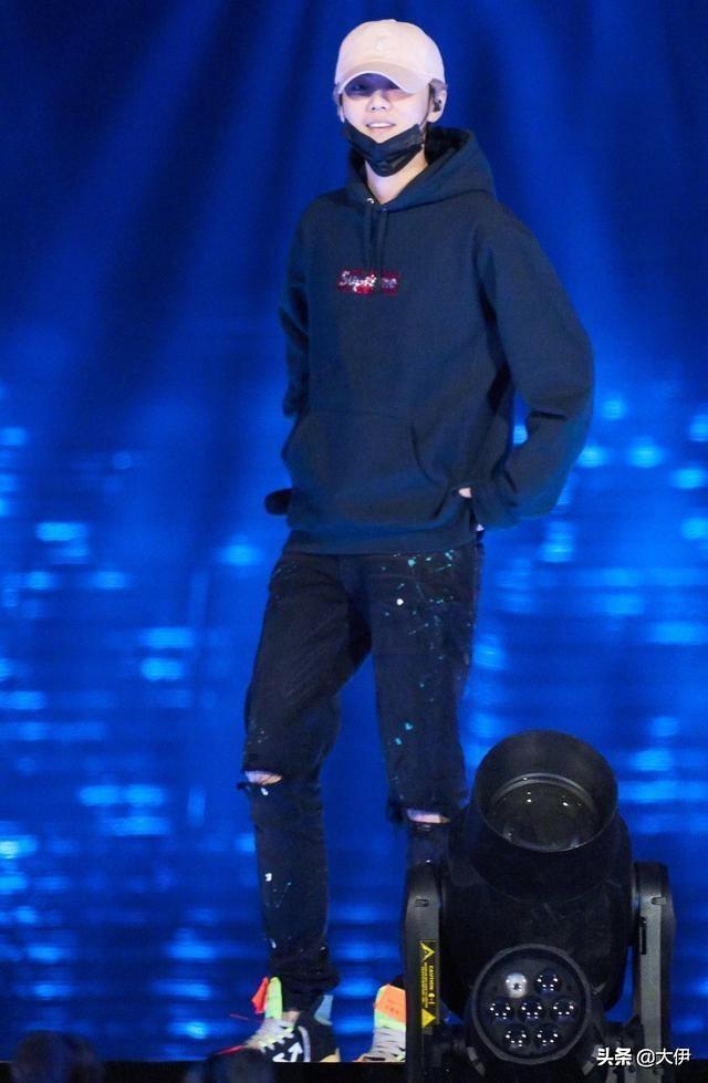 年纪轻轻就成了“老妈子”！有这样的爱豆，真