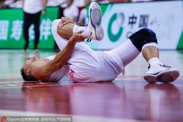 易建联倒下意味着时代终结 中国男篮未来由谁扛大旗？