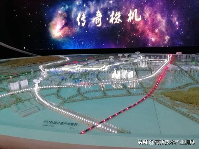 万众一心、众志成城，凝聚中华民族乘风破浪前行的最伟大力量