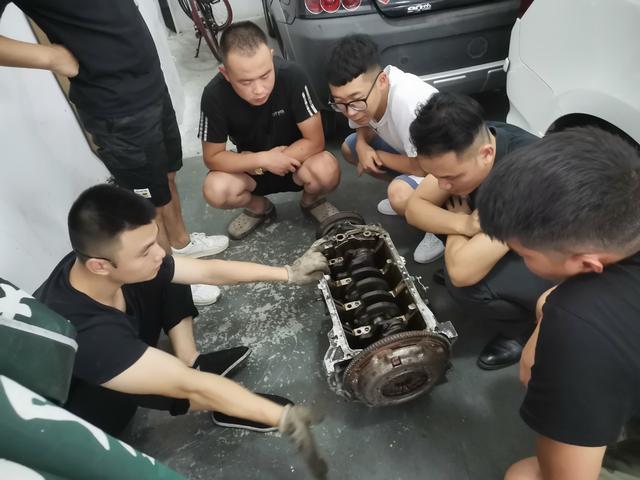 一臉問號來，信心滿滿離開！來這學二手車檢測技術(shù)值了
