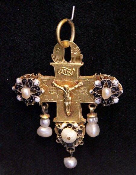 匈牙利珠寶典雅尊貴，特有的風俗煥發出新的活力，讓人嘆為觀止