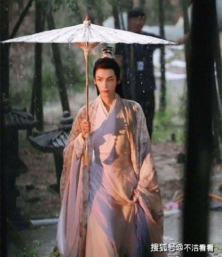 古装剧《皓衣行》路透照，罗云熙翩翩公子，陈飞宇又仙又侠