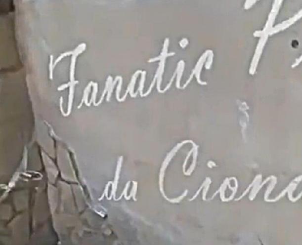 疫情毁掉了多少创业者？披萨店老板自砸店铺，