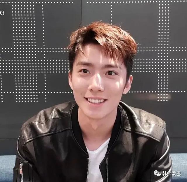 剪了短发后的美貌让粉丝们陷入冲击的男团爱豆