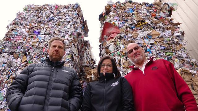 中国叫停洋垃圾后，美国加拿大出现环境危机，或倒贴钱求运走垃圾