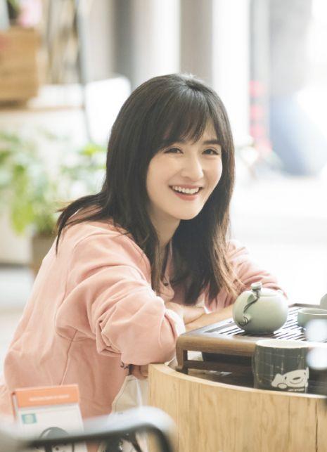 魏大勋31岁生日，师傅谢娜发祝福红包，看清金额