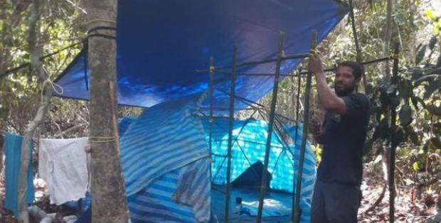 35岁女子和三名男子在岛上生活，没有外界支援荒岛求生