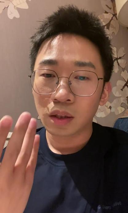 杨迪视频道歉，坦言不知道“三缺一”是归国四子黑称，求粉丝原谅