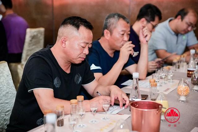 重磅！仰韶酒业与盛林商贸战略签约，共同打造彩陶坊天时品牌！