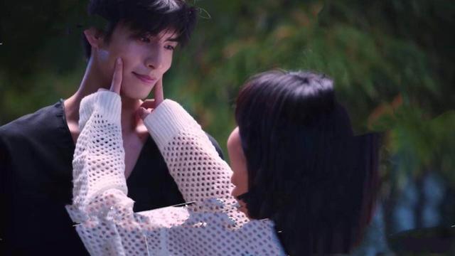 尖尖|《以家人之名》李尖尖凌霄拥吻却被贺子秋撞见 偷偷恋爱的两人分外紧张