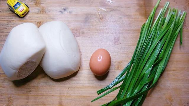 韭菜鸡蛋馍的做法，韭菜鸡蛋馍怎么做好吃，韭菜