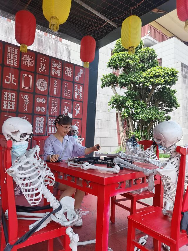 One-day tour guide in the suburbs of Chongqing - Fengdu Ghost Town - iNEWS