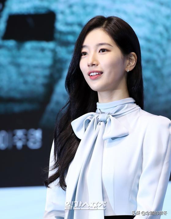 Pei Suzy attended the press conference of the new drama 