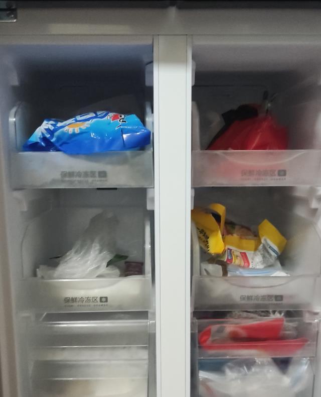 collect! Refrigerators are different from safes. Improper use consumes