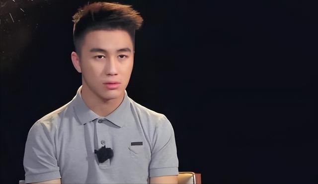 Xianjun He Xianjun was revealed to like to play with tender models, He Xianjun ...