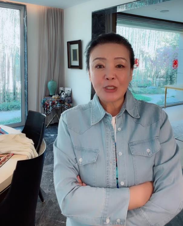 Zhang Lan revealed her marital status, revealed that she reunited with Wang Xiaofei's father