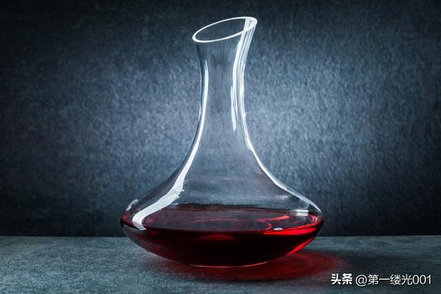 How and when to use a wine decanter - iNEWS