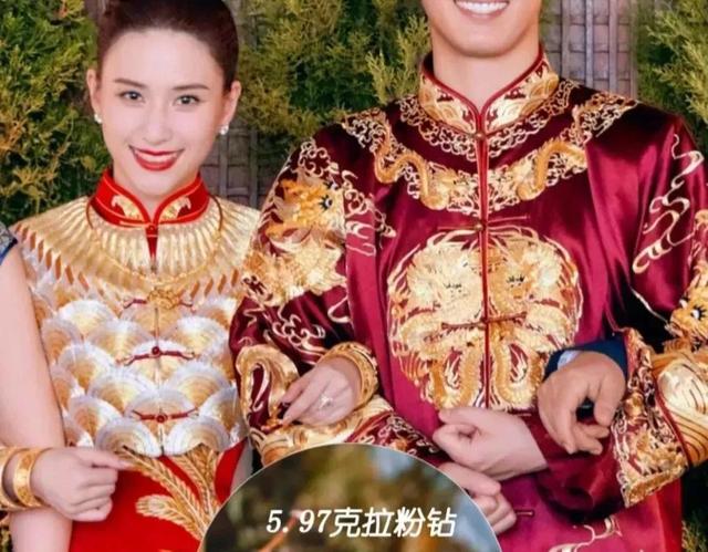 He Chaolian revealed that she and Dou Xiao were engaged three years ago ...
