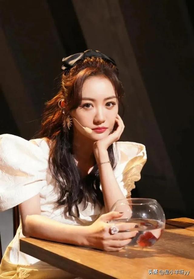 Yang Rong's [Star Detective] Season 8 New Year's Concert has a ...