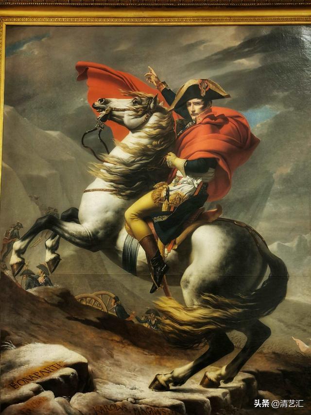 Is it a donkey?Or a horse?What was Napoleon riding? - iNEWS