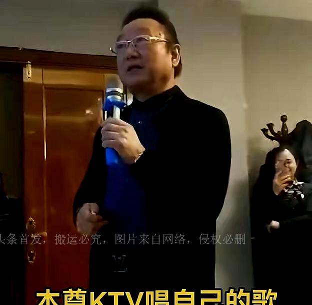 75-year-old Jiang Dawei lost so much weight that he was almost ...