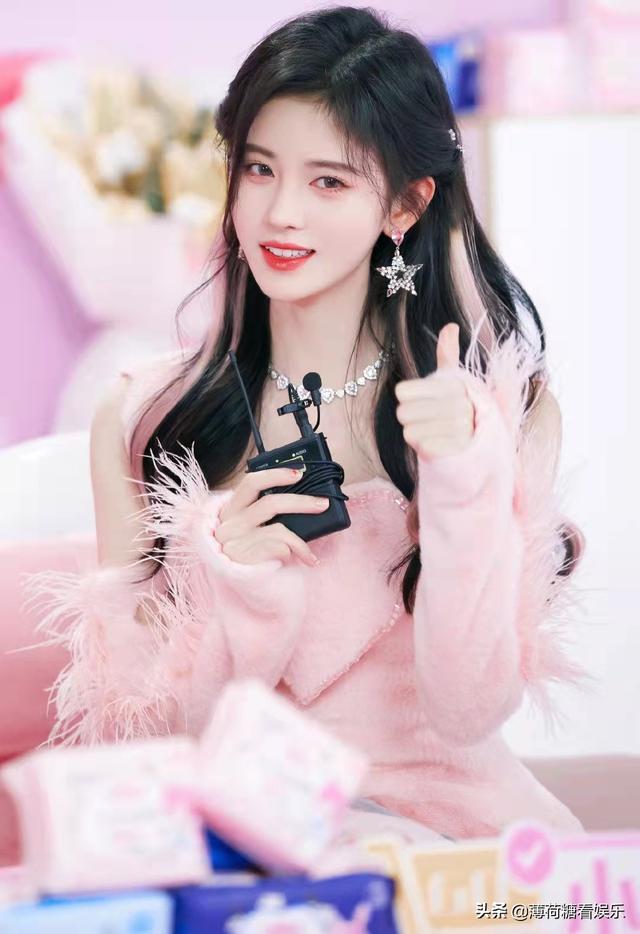 Ju Jingyi broke the rumors by revealing a new life picture, her hair is ...