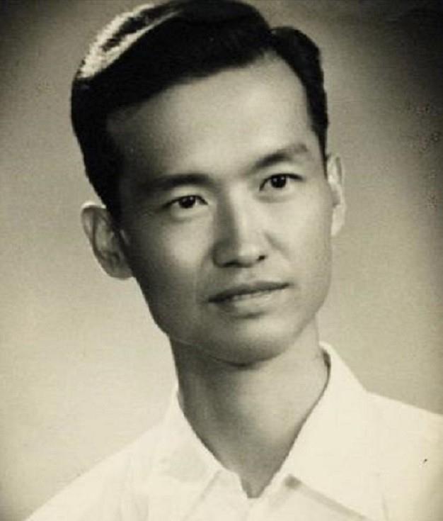 In 1947, a KMT major was captured by the People's Liberation Army, but ...