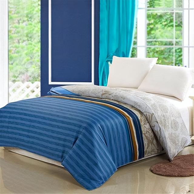 The simplest and fastest way to put on a quilt cover. A thick quilt