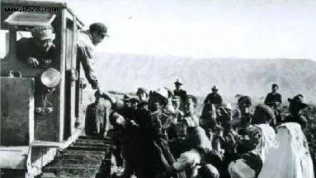 In 1962, a major general led 60,000 people to defect to the Soviet ...
