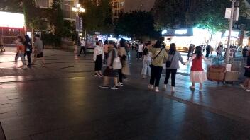 重庆的大学生一般都在哪里购物