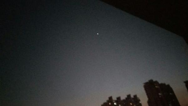 这颗星星为什么这么亮