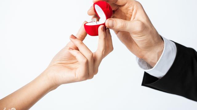 结婚了喜欢上别人怎么办