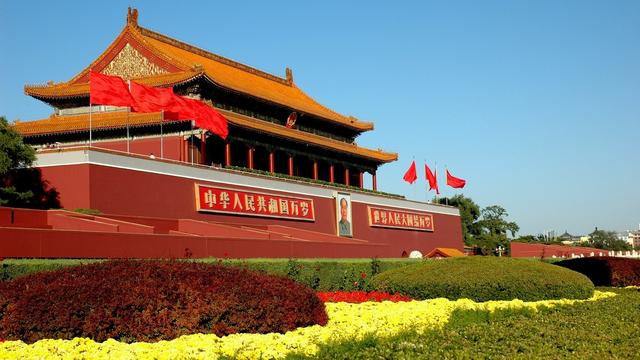 国旗护卫队的国旗是每天换一面吗