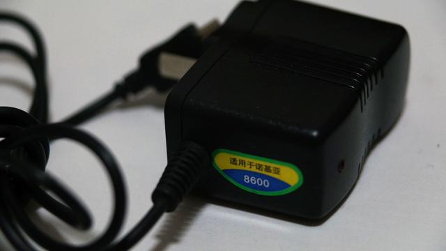 单反一般充电充多久