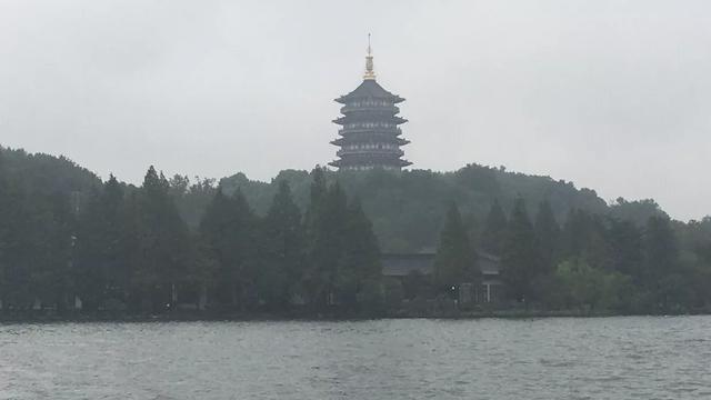 杭州西湖属于什么湖