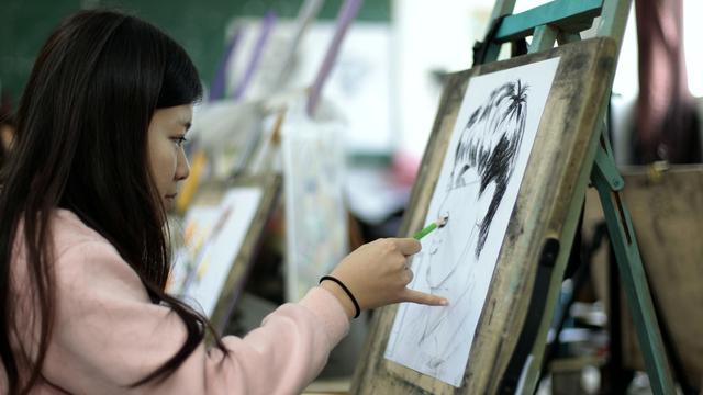 高三想走艺考没参加培训可以去考试吗