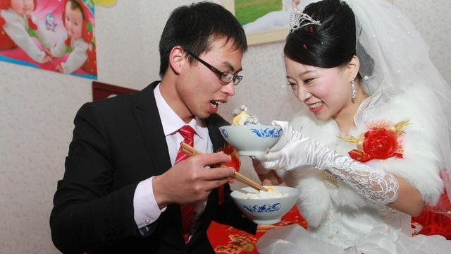搞笑婚礼主持词