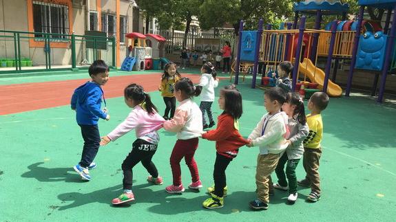 日记老鹰抓小鸡怎么写300字