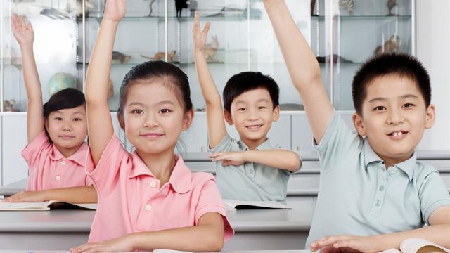 高中生贫困生申请书通用