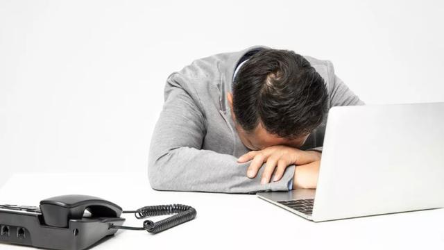 上班犯困怎样快速清醒