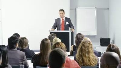 竞聘公司会计主管演讲稿