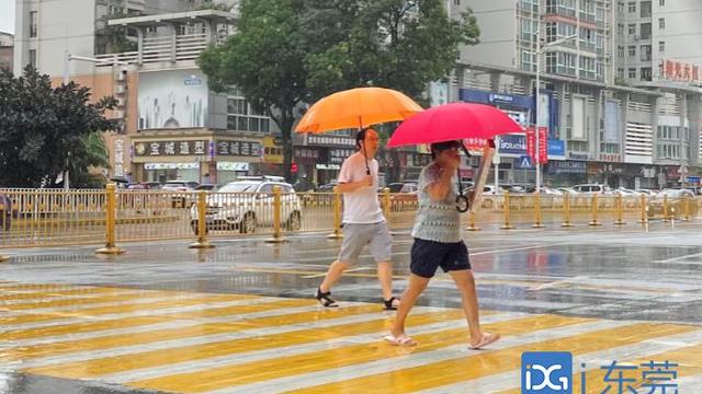 形容雨大雷大的句子精选