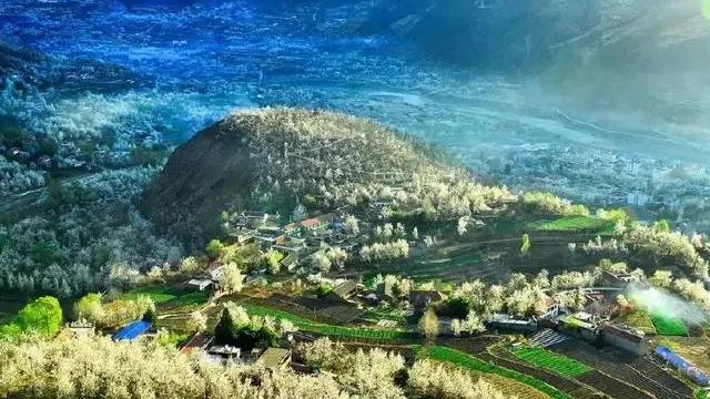 张孝纯《乌有先生历险记》原文