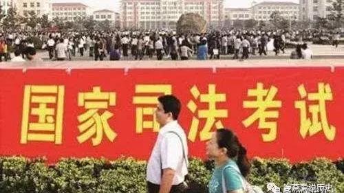 宁精勿杂，宁专勿多的作文600字