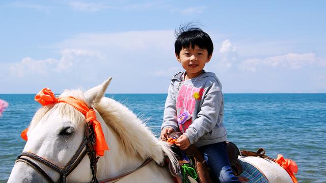 流光溢彩造句子五年级