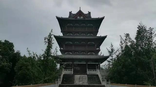 巴蜀鬼才:魏明伦