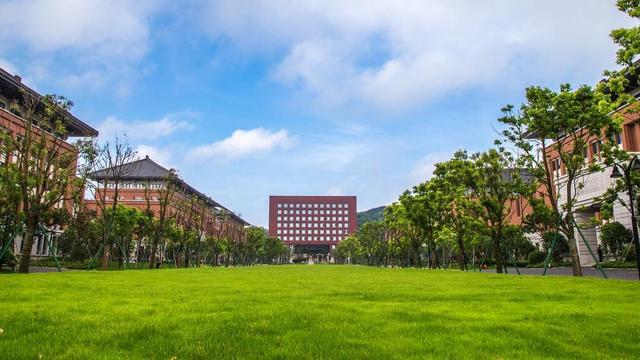 学校年度的工作总结精选